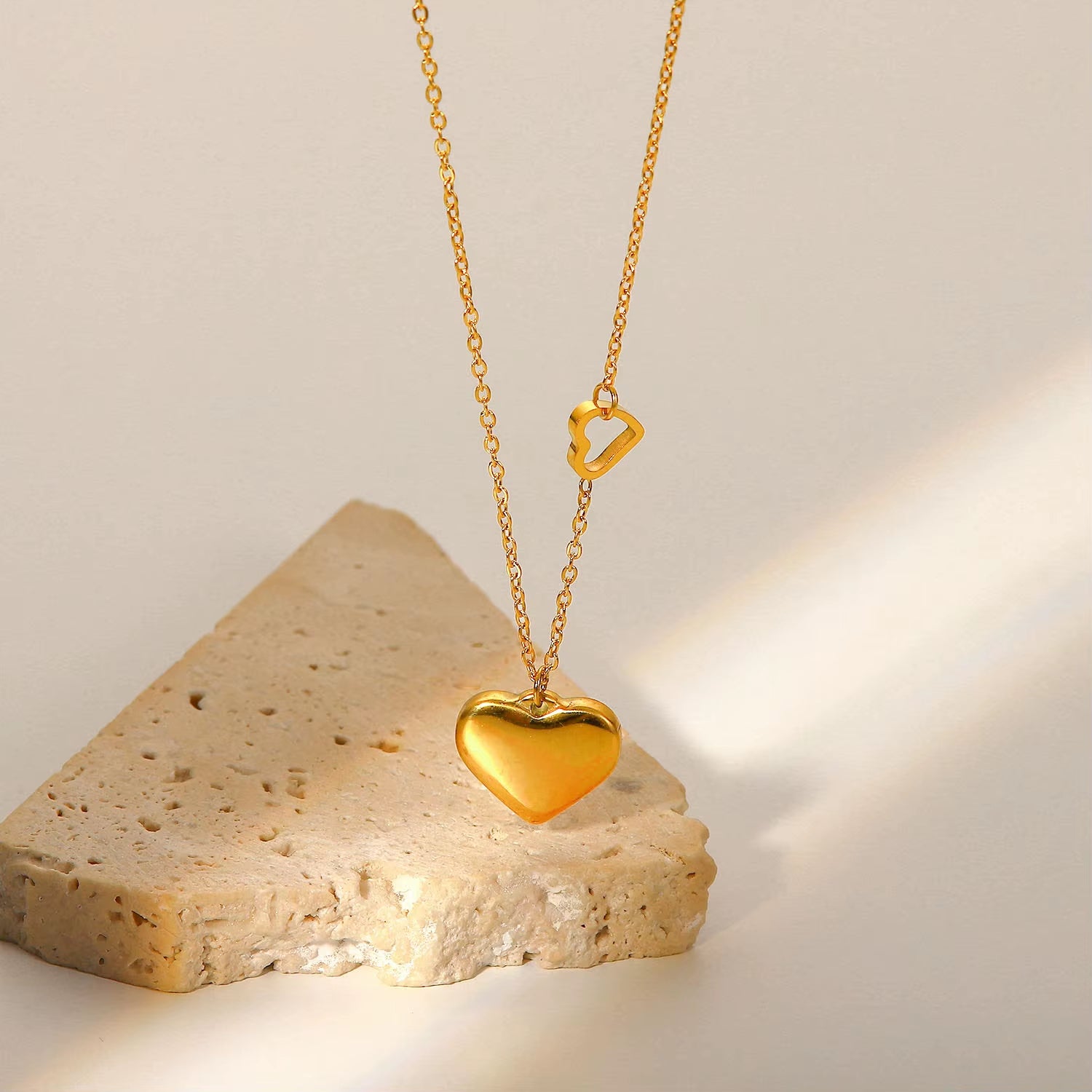 Cute 18K Gold Plated Stainless Steel Double Heart Pendant Necklace Women'S Love Pendant Necklace